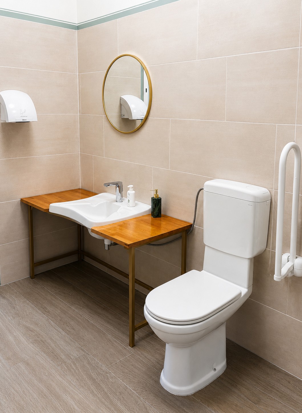 Bagno accessibile reale dello Studio Dentistico Lera